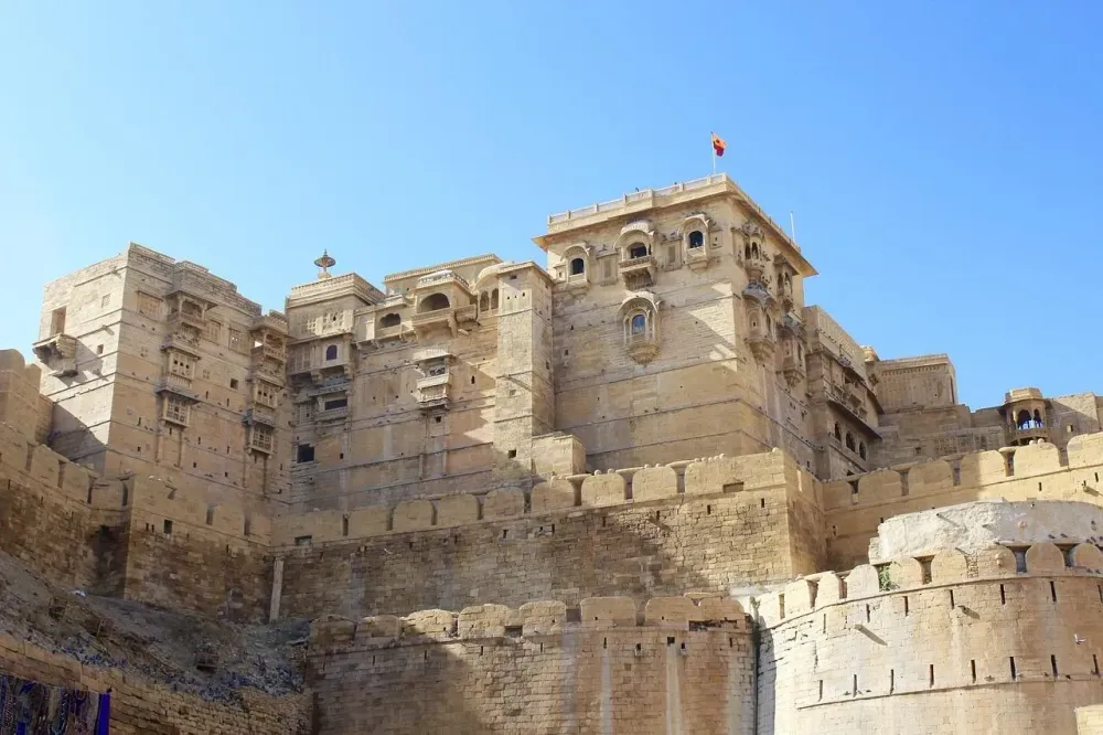 Surat to Jodhpur road trip on NH48 showing Jodhpur heritage from Gujarat to Rajasthan.